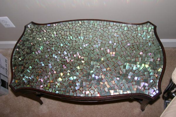 Mejores manualidades e ideas para reciclar CD mosaico en mesa