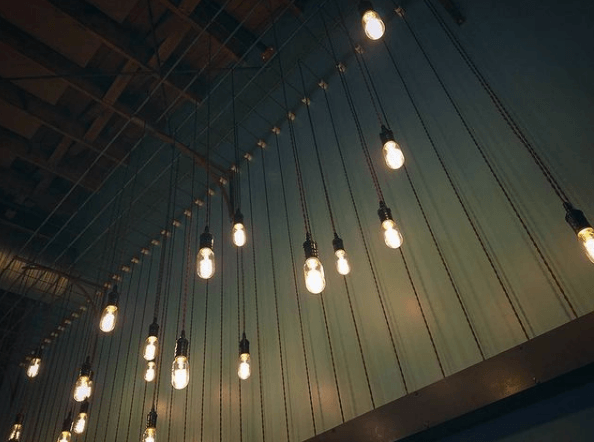 ¿Quién fue el inventor de la Luz? Bombillas modernas