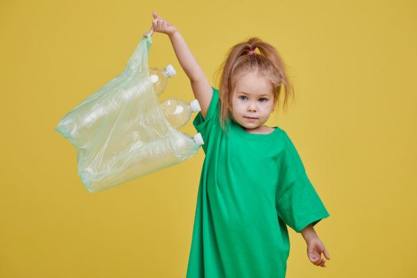 Mejores juegos para ninos para reciclar aprender a la vez bolos botella agua 